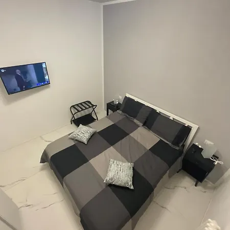 فندق مبيت وإفطار Kira La Mura San Carlo