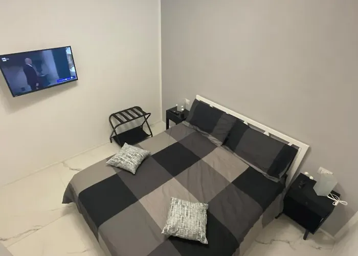 فندق مبيت وإفطار Kira La Mura San Carlo